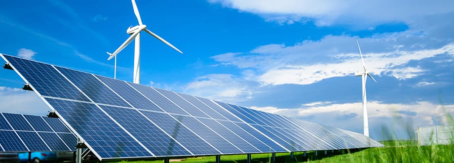 éoliennes et panneaux solaires